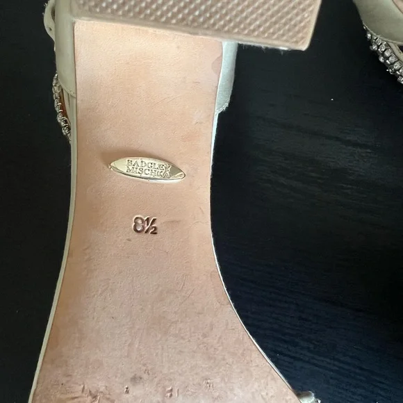 Badgley Mischka Finesse Ivory Heel - Picture 6 of 11